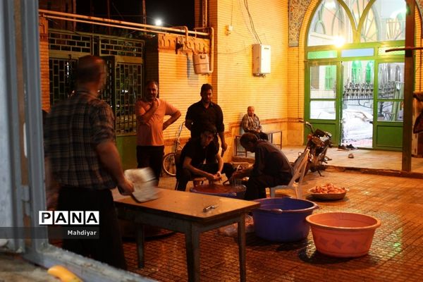 تهیه سحری برای دومین شب قدر در جواد آباد