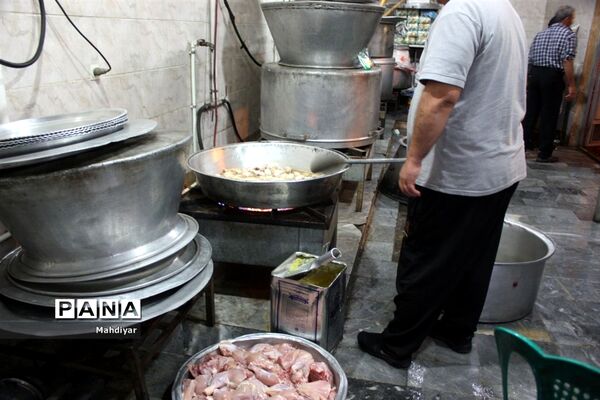 تهیه سحری برای دومین شب قدر در جواد آباد