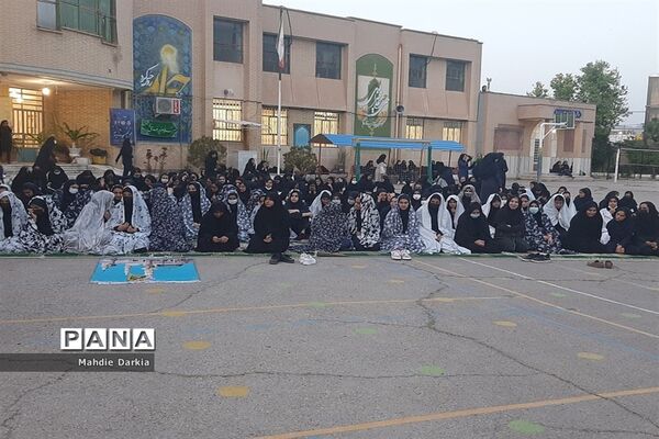 ضیافت افطاری در دبیرستان دخترانه فرزانگان ناحیه 3  شیراز