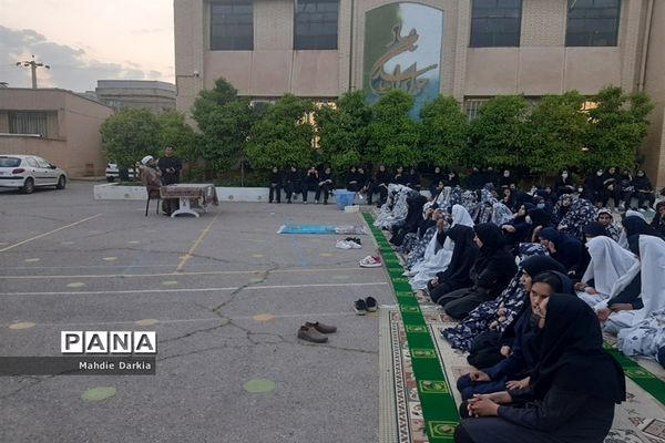 ضیافت افطاری در دبیرستان دخترانه فرزانگان ناحیه 3  شیراز