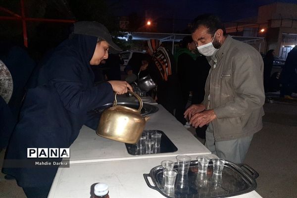 ضیافت افطاری در دبیرستان دخترانه فرزانگان ناحیه 3  شیراز