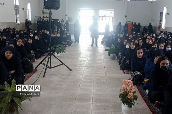 مراسم تجدید میثاق با شهید گمنام در مدرسه شریعت قرچک