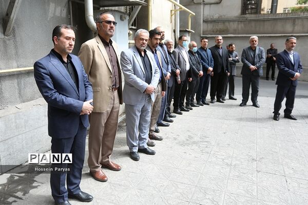 تشییع پیکر شهید گمنام در ساختمان علاقه‌مندان وزارت آموزش و پرورش