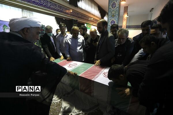 تشییع پیکر شهید گمنام در ساختمان علاقه‌مندان وزارت آموزش و پرورش
