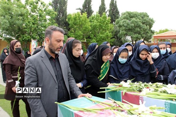 مراسم تشییع پیکر مطهرشهدای گمنام در واحدهای آموزشی اسلامشهر