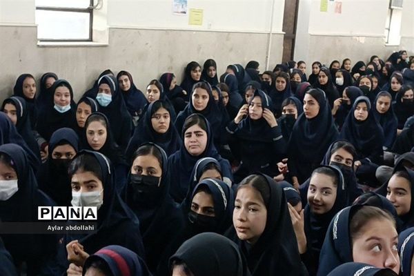 مراسم تشییع  پیکر شهید گمنام در دبیرستان الزهرا قرچک