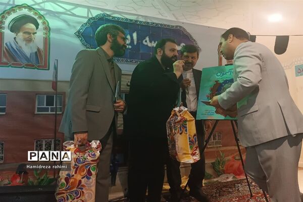 بازدید سرپرست وزارت آموزش و پرورش از غرفه  آموزش و پرورش نمایشگاه بین‌المللی قرآن کریم