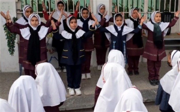 سرود روزه‌اولی‌ها توسط گروه سرود دانش‌آموزی دبستان حضرت زهرا(س)۲ اجرا شد/فیلم