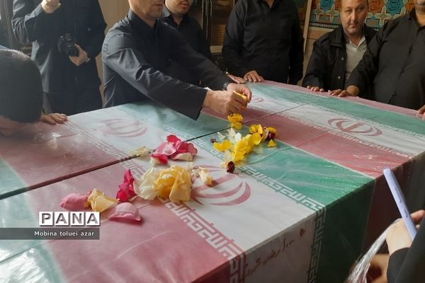 استقبال از دو شهید گمنام در آموزش و پرورش ناحیه یک بهارستان