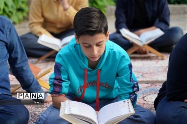 محفل انس با قرآن دانش آموزی ناحیه ۲ شهر اصفهان