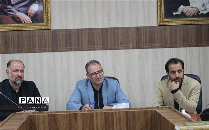 جلسه هم‌اندیشی دانش‌آموزان منتخب سازمان دانش‌آموزی شهر تهران  