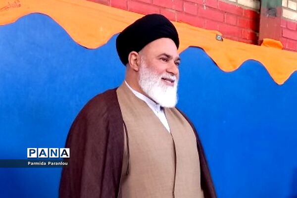 توزیع تجهیزات ورزشی و بهداشتی در مدارس بهارستان‌دو