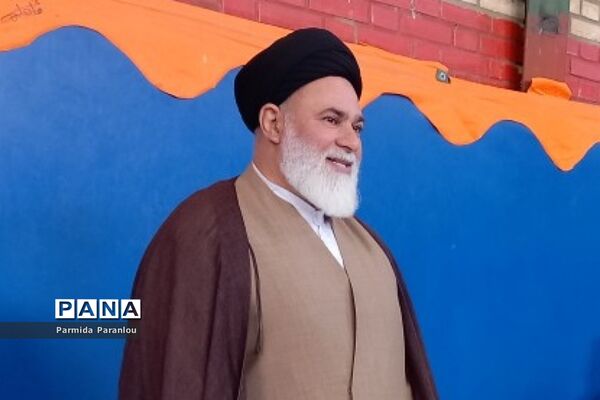 توزیع تجهیزات ورزشی و بهداشتی در مدارس بهارستان‌دو
