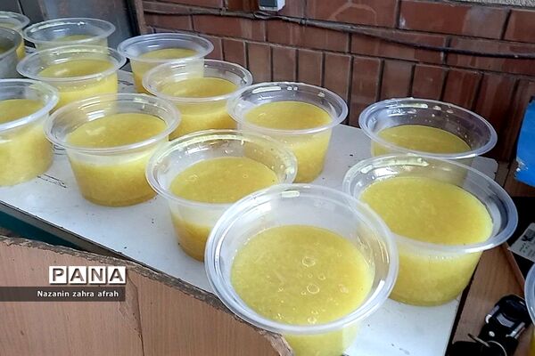 پخش غذای نذری در ماه مبارک رمضان در مدارس رودهن