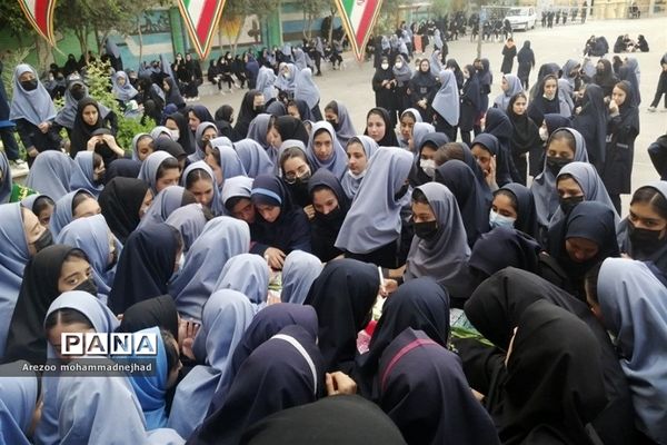 تشیع پیکر شهید گمنام در مدرسه شهدای هسته‌ای قرچک