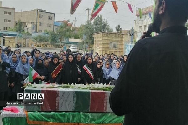 تشیع پیکر شهید گمنام در مدرسه شهدای هسته‌ای قرچک