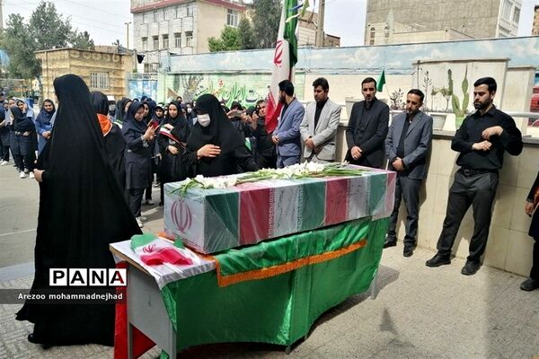 تشیع پیکر شهید گمنام در مدرسه شهدای هسته‌ای قرچک