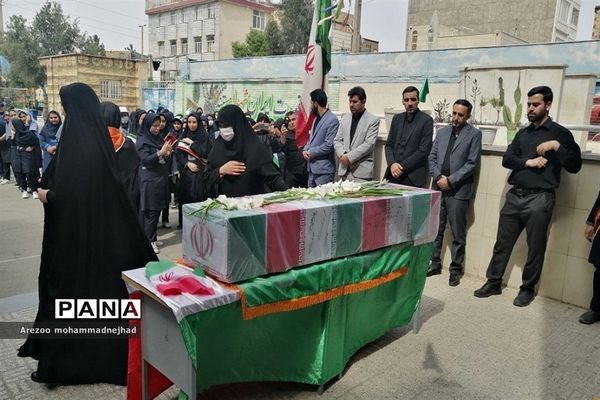 تشیع پیکر شهید گمنام در مدرسه شهدای هسته‌ای قرچک