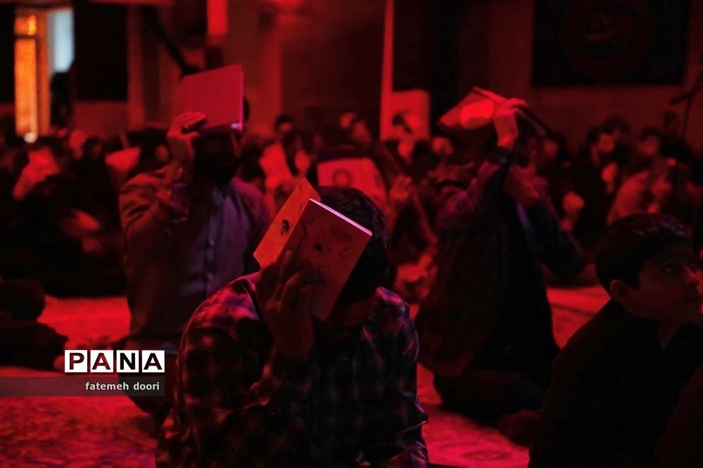 مراسم احیای شب بیست و یکم در گلزار شهدای زاهدان