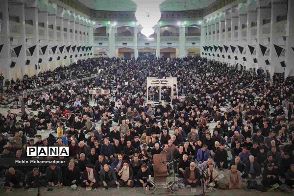 احیای شب بیست و یکم ماه رمضان در مصلی تبریز