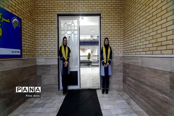 محفل انس با قرآن و افطاری ساده  دختران دبیرستان شاهد ازنا