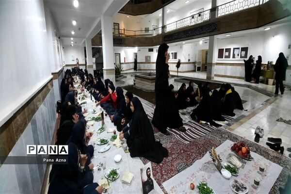 محفل انس با قرآن و افطاری ساده  دختران دبیرستان شاهد ازنا