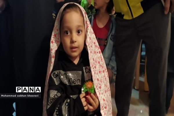 خدمت رسانی به مردم  در گلزار  شهدا  ملارد در شب قدر