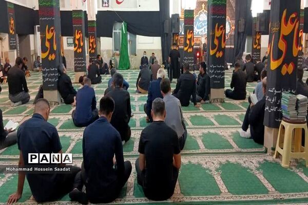 مراسم احیای شب بیست و یکم ماه رمضان در مسجد قرآن بوشهر
