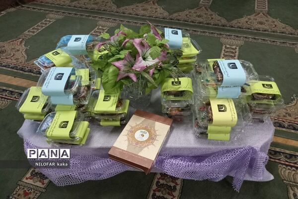 محفل انس با قرآن کریم در قائمشهر