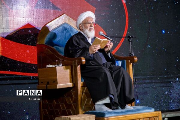 مراسم احیای شب بیست و یکم ماه رمضان مردم دارالعباده در امامزاده سید جعفر یزد