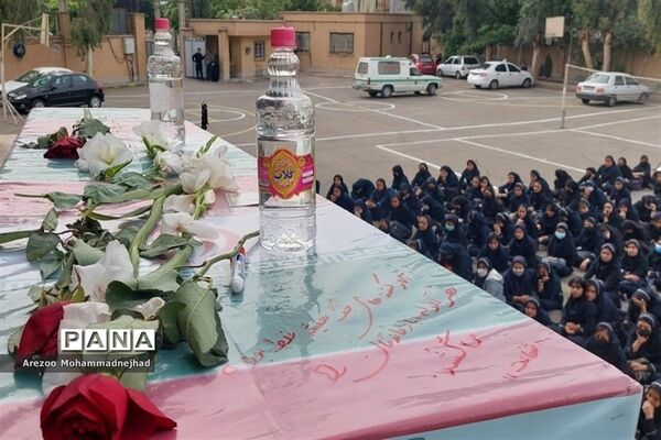 شهید گمنام هشت سال دفاع مقدس در هنرستان کمال