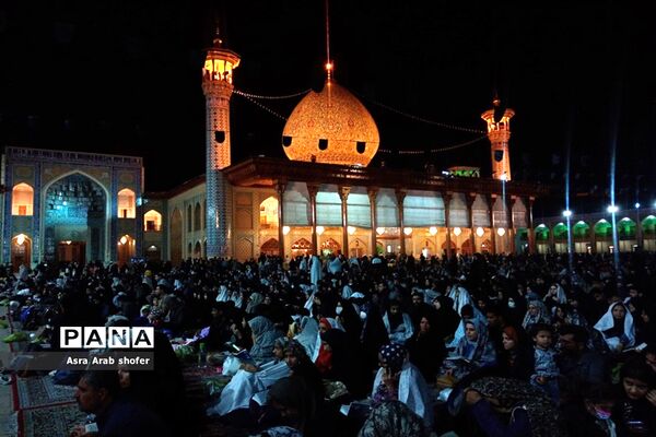 حال و هوای حرم مطهر حضرت شاهچراغ (ع) در شب بیست و یکم