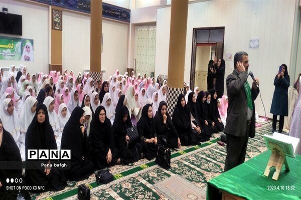 ضیافت افطاری دانش‌آموزان مدرسه خیری ابراهیمی بافق
