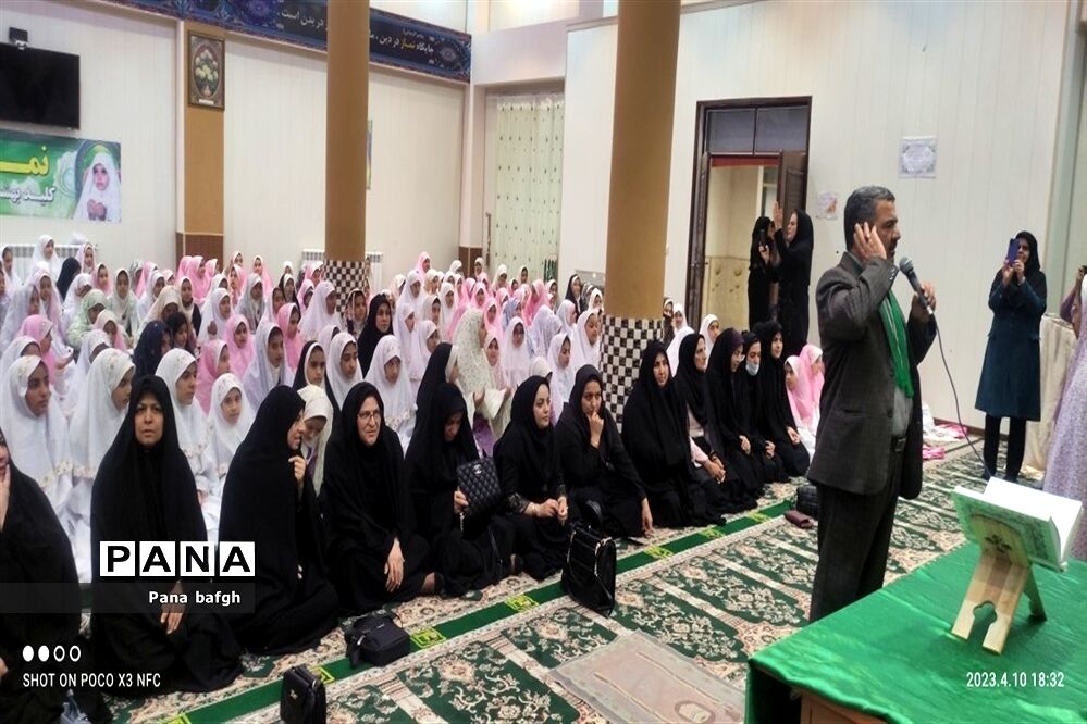 ضیافت افطاری دانش‌آموزان مدرسه خیری ابراهیمی بافق