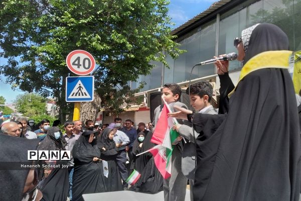 حضور پررنگ دانش‌آموزان و فرهنگیان شیراز در راهپیمایی روز قدس