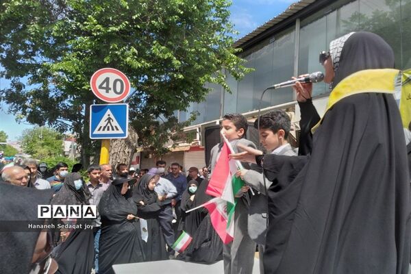 حضور پررنگ دانش‌آموزان و فرهنگیان شیراز در راهپیمایی روز قدس