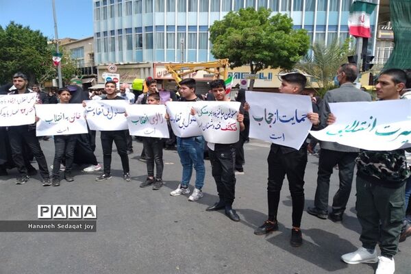 حضور پررنگ دانش‌آموزان و فرهنگیان شیراز در راهپیمایی روز قدس
