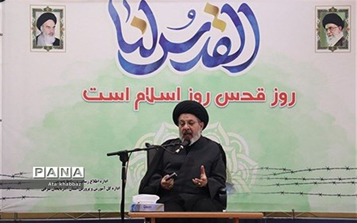 عصاره خلقت و نگین هستی حضرت علی(ع) است