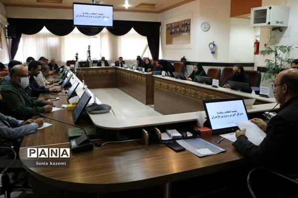 نشست مدیرکل آموزش و پرورش مازندران با اصحاب رسانه