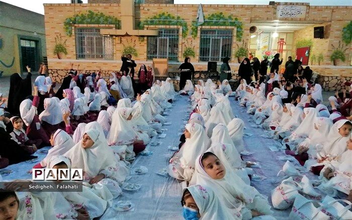 جشن روزه اولی‌های دانش‌آموزان دختر شهر سرابله/ فیلم