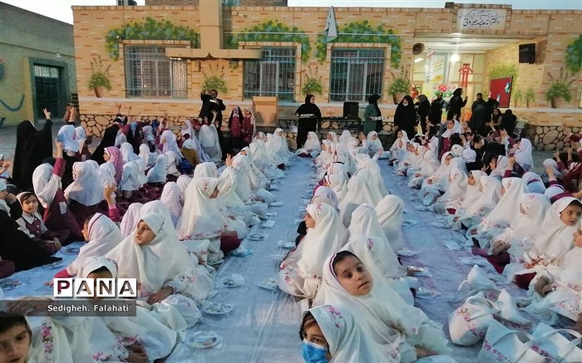 جشن روزه اولی‌های دانش‌آموزان دختر شهر سرابله/ فیلم