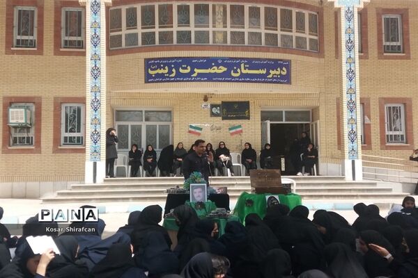 گرامیداشت لیالی قدر در دبیرستان حضرت زینب کاشمر