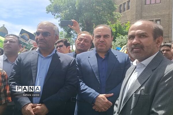 حضور باشکوه مردم و مسئولان سازمان دانش‌آموزی استان فارس در راهپیمایی روز قدس