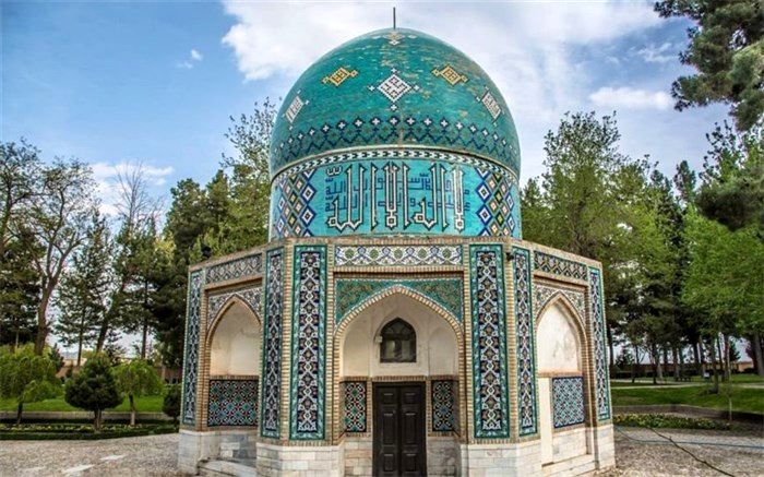 میل به روحیه خداشناسی و بی‌نیاز دانستن خود از غیر خدا می‌تواند چراغ راه انسان باشد