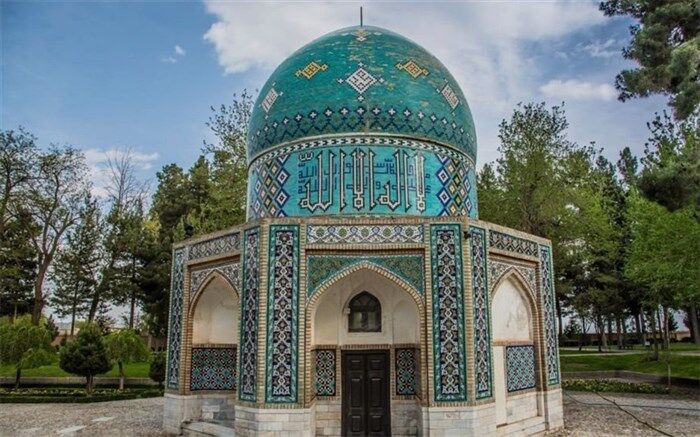 میل به روحیه خداشناسی و بی‌نیاز دانستن خود از غیر خدا می‌تواند چراغ راه انسان باشد