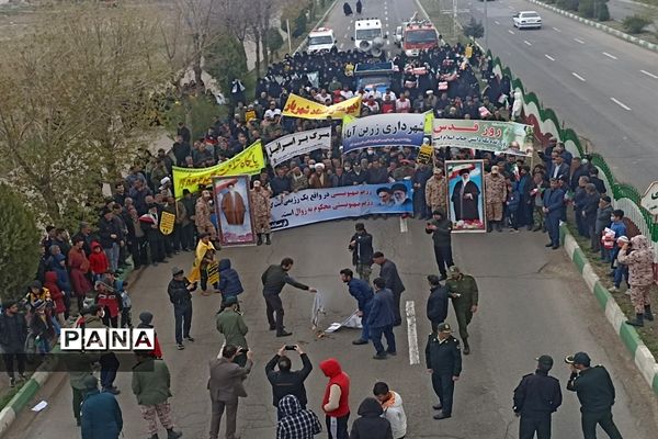 حضور دانش‌آموزان ایجرودی در راهپیمایی روز قدس