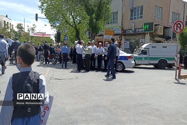 حضور حماسی دانش‌آموزان و فرهنگیان در راهپیمایی روز قدس 1402