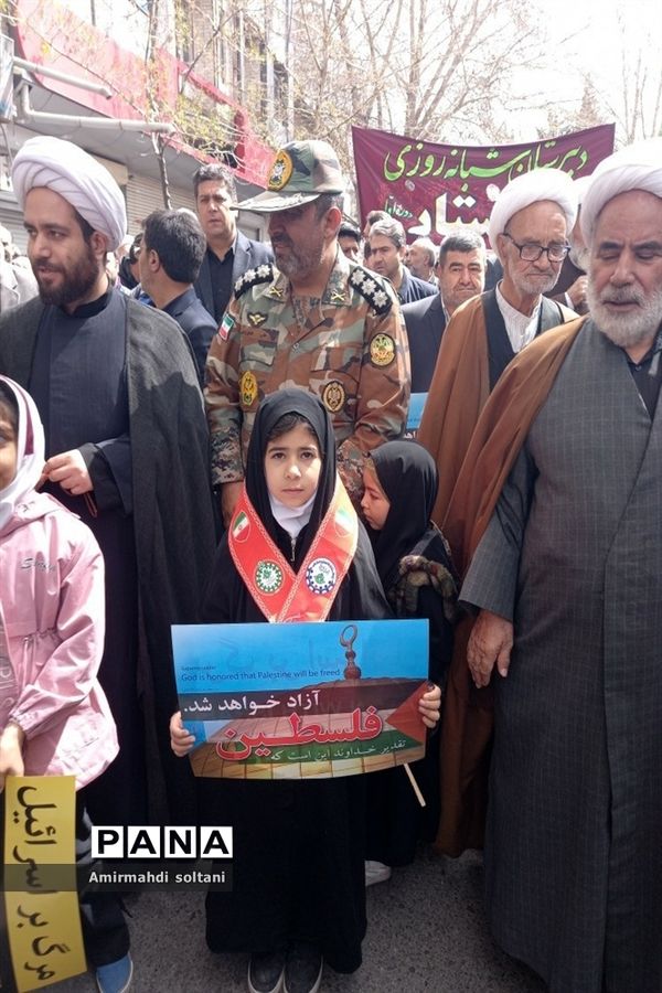 حضور فرهنگیان و دانش‌آموزان آموزش و پرورش آذربایجان شرقی در راهپیمایی روز قدس