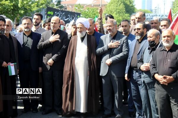 حضور جامعه فرهنگیان مرکز استان مازندران در راهپیمایی روز جهانی قدس