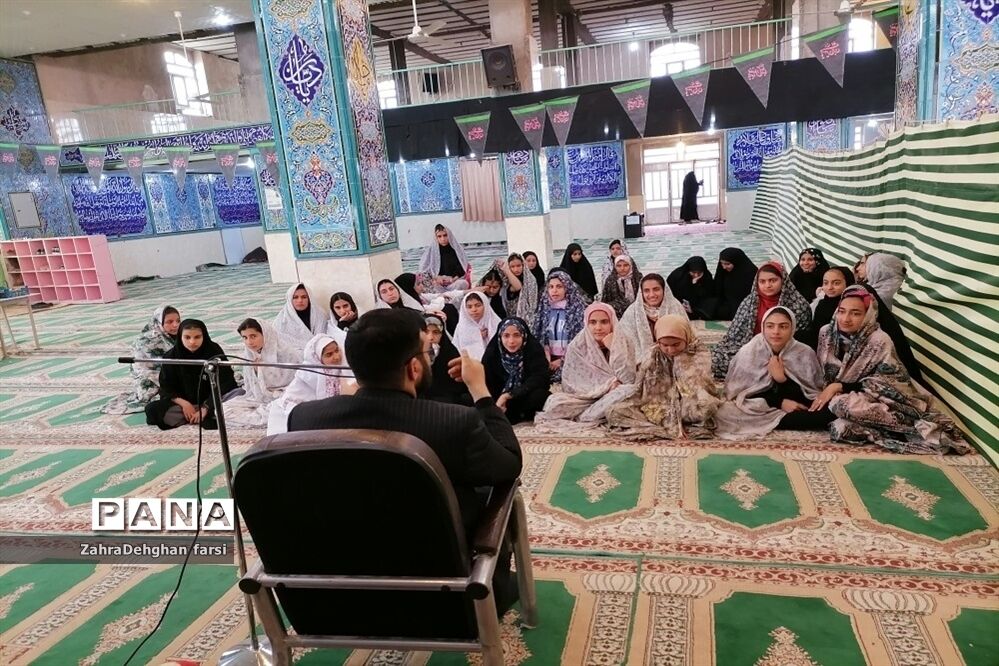 پشت پر چین بهشت